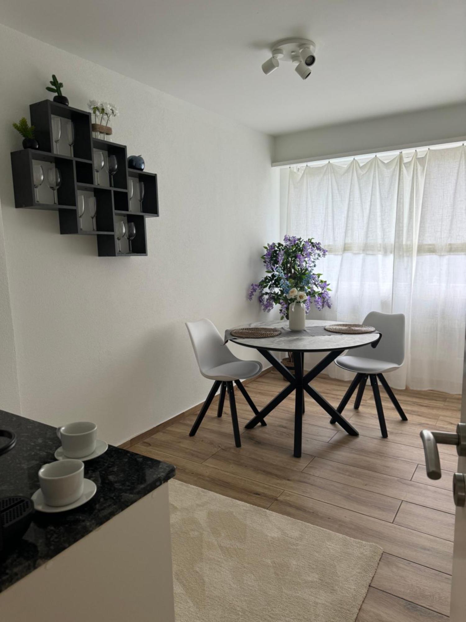 Eine Schoene Wohnung Am Messeplatz Basel Bagian luar foto